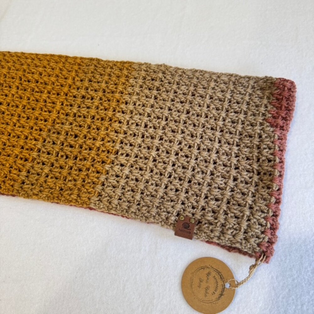HANDMADE Crochet V-Stitch Infinity Scarf NWT One of a Kind - Picture 6 of 14